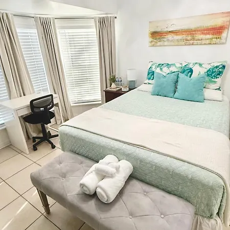 Charming Room1 In Cozy Jax House